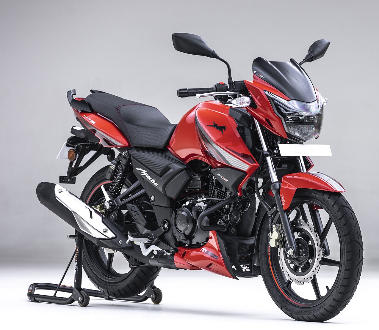 apachertr160apacherightfrontthreequarter