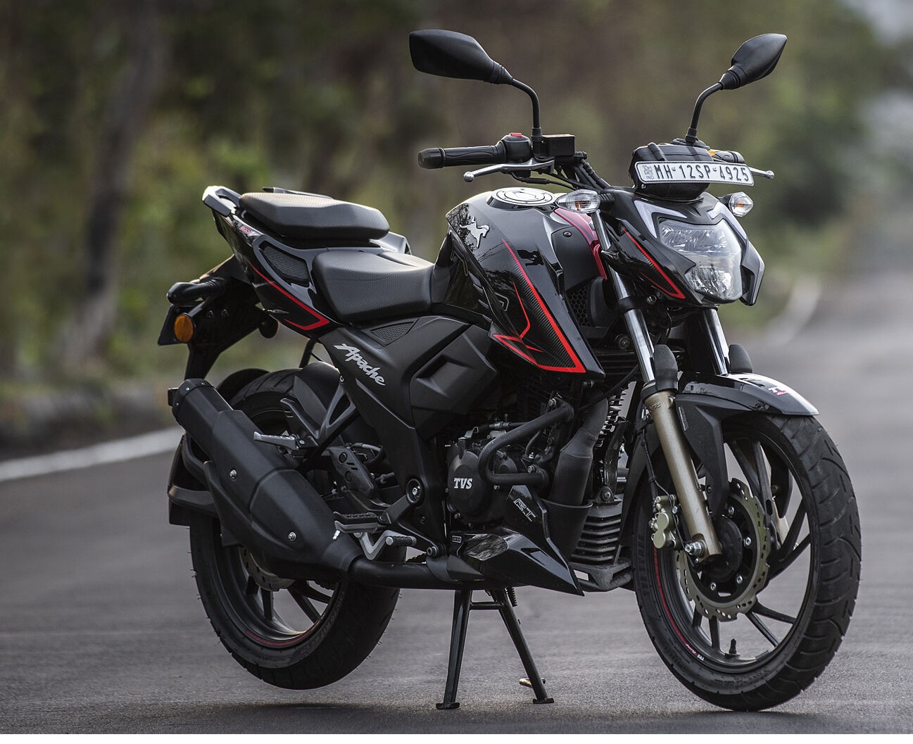 apachertr2004vapacherightfrontthreequarter