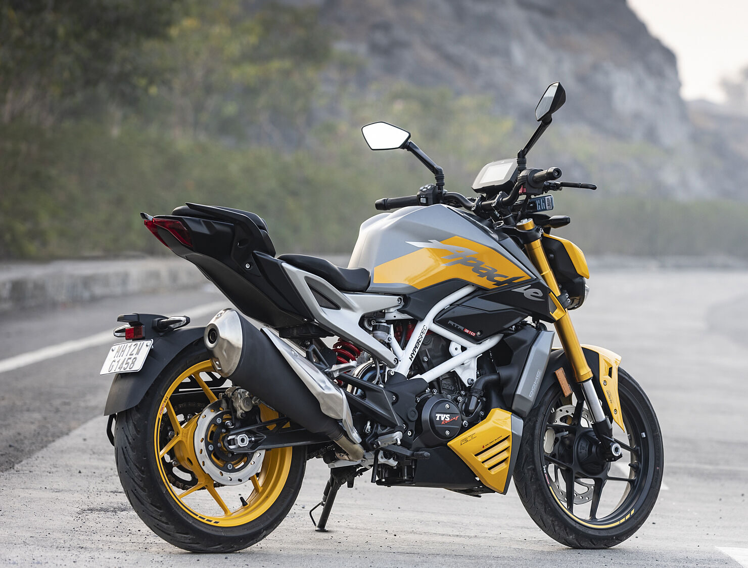 apachertr310apachertrrightrearthreequarter